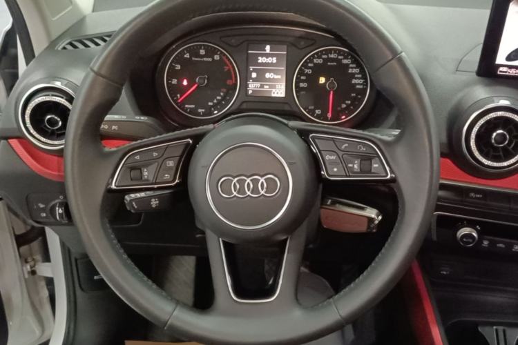 Used Audi Q2L 2018 35 TFSI Fashion Dynamic Version China VI Emission Standard Steering Wheel