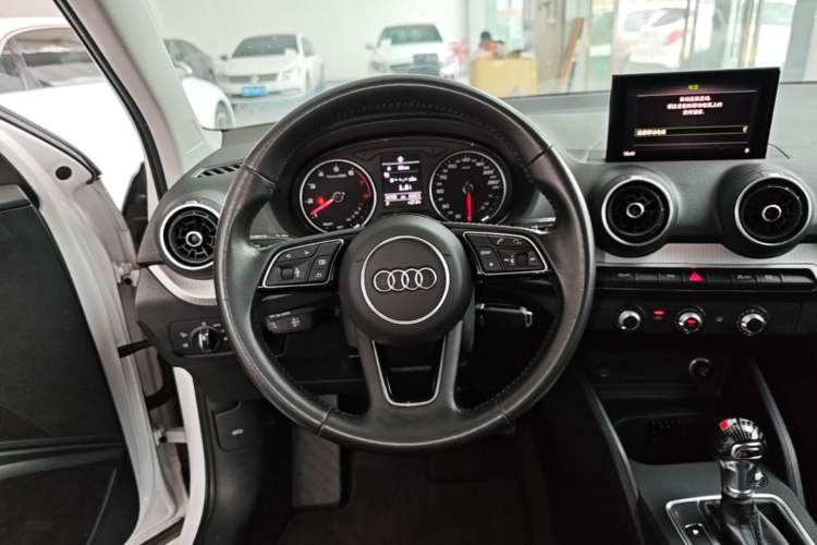 Used Audi Q2L 2018 35 TFSI Luxury Prestige Version China VI Steering Wheel