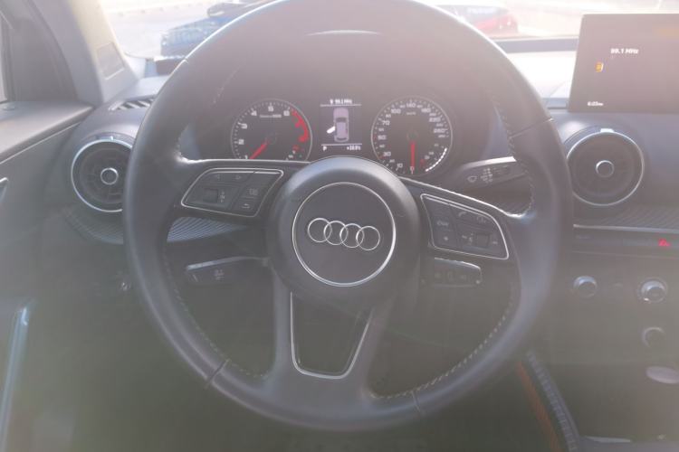 Used Audi Q2L 2018 35 TFSI Launch Exclusive Edition China V Steering Wheel