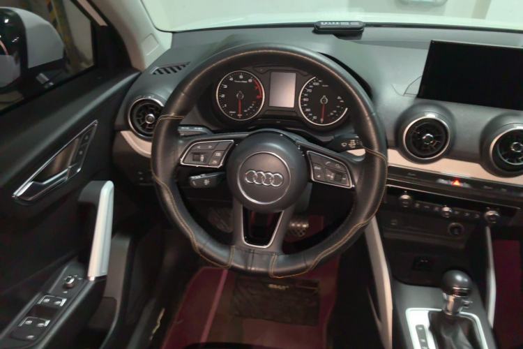 Used Audi Q2L 2018 35 TFSI Fashion Elegant Version China V Steering Wheel