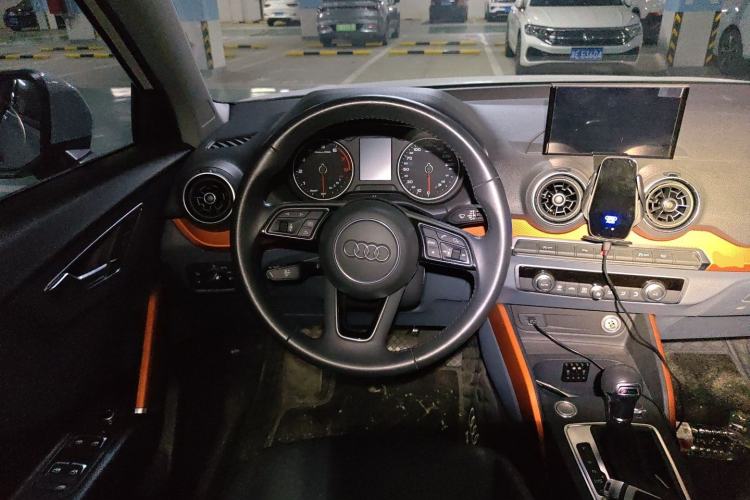 Used Audi Q2L 2018 35 TFSI Fashionable & Elegant Version China VI Emission Standard Steering Wheel
