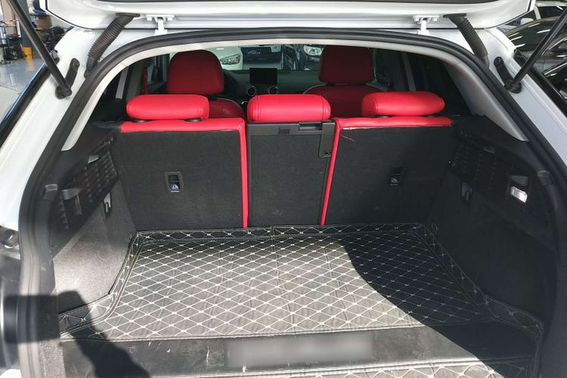 Used Audi Q2L 2018 35 TFSI Launch Exclusive Edition China V Trunk