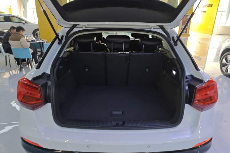Used Audi Q2L 2018 35 TFSI Launch Exclusive Edition China V Trunk