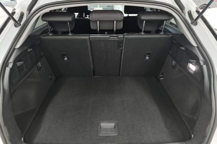 Used Audi Q2L 2018 35 TFSI Launch Exclusive Edition China VI Trunk
