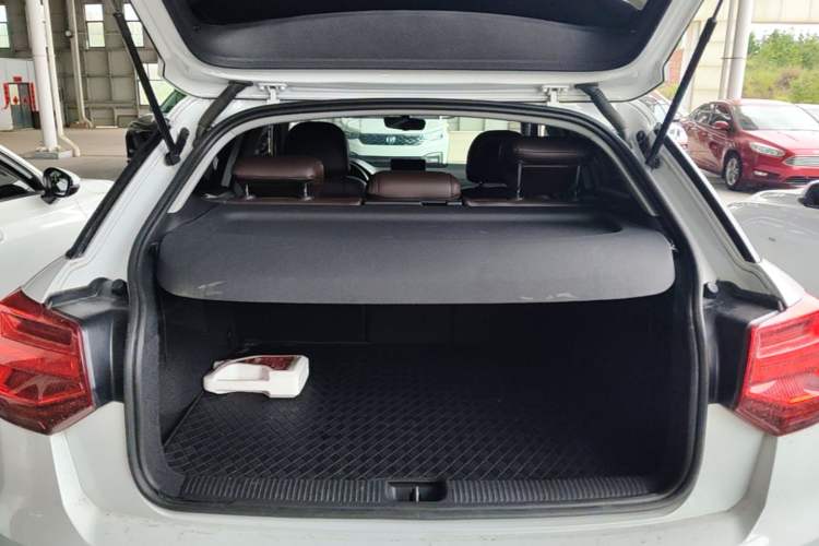 Used Audi Q2L 2018 35 TFSI Launch Exclusive Edition China V Trunk