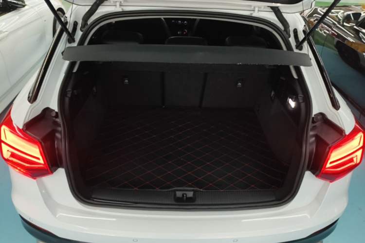 Used Audi Q2L 2018 35 TFSI Launch Exclusive Edition China V Trunk