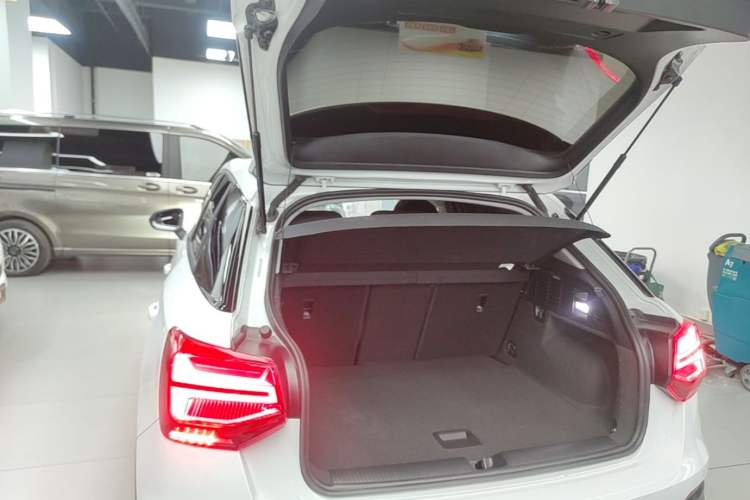 Used Audi Q2L 2018 35 TFSI Launch Exclusive Edition China VI Trunk