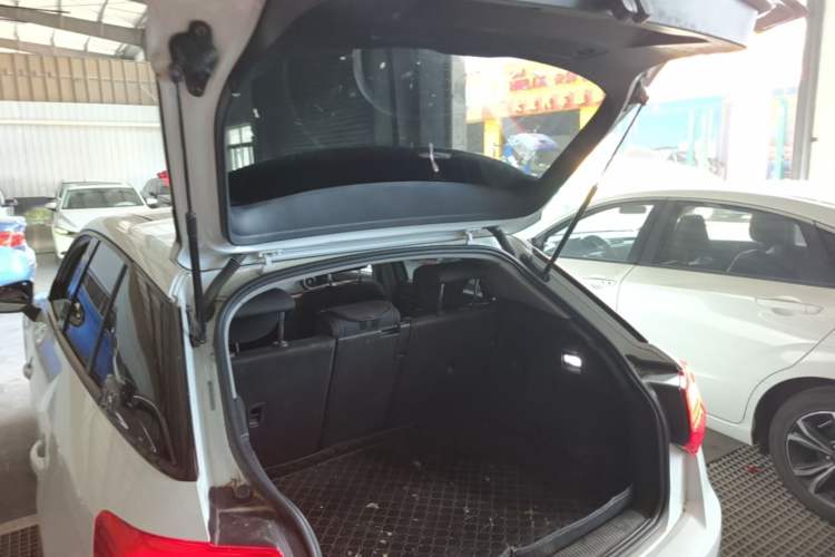 Used Audi Q2L 2018 35 TFSI Launch Exclusive Edition China VI Trunk