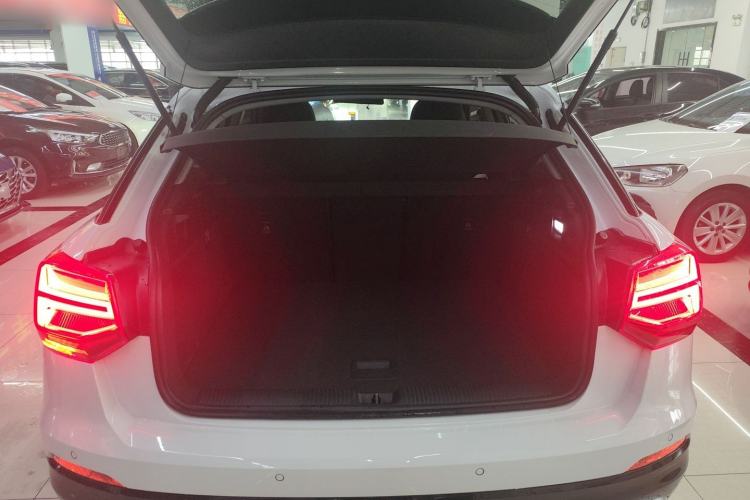 Used Audi Q2L 2018 35 TFSI Launch Exclusive Edition China VI Trunk