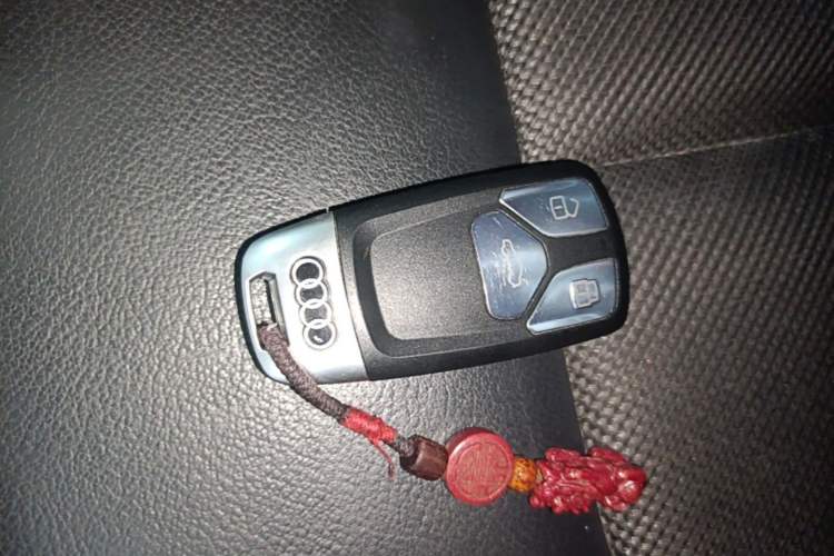 Used Audi Q2L 2018 35 TFSI Fashion Dynamic Version China V Emission Standard Vehicle Key