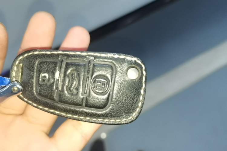Used Audi Q2L 2018 35 TFSI Launch Exclusive Edition China VI Vehicle Key
