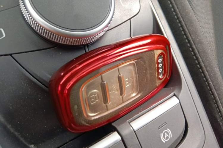 Used Audi Q2L 2018 35 TFSI Launch Exclusive Edition China VI Vehicle Key
