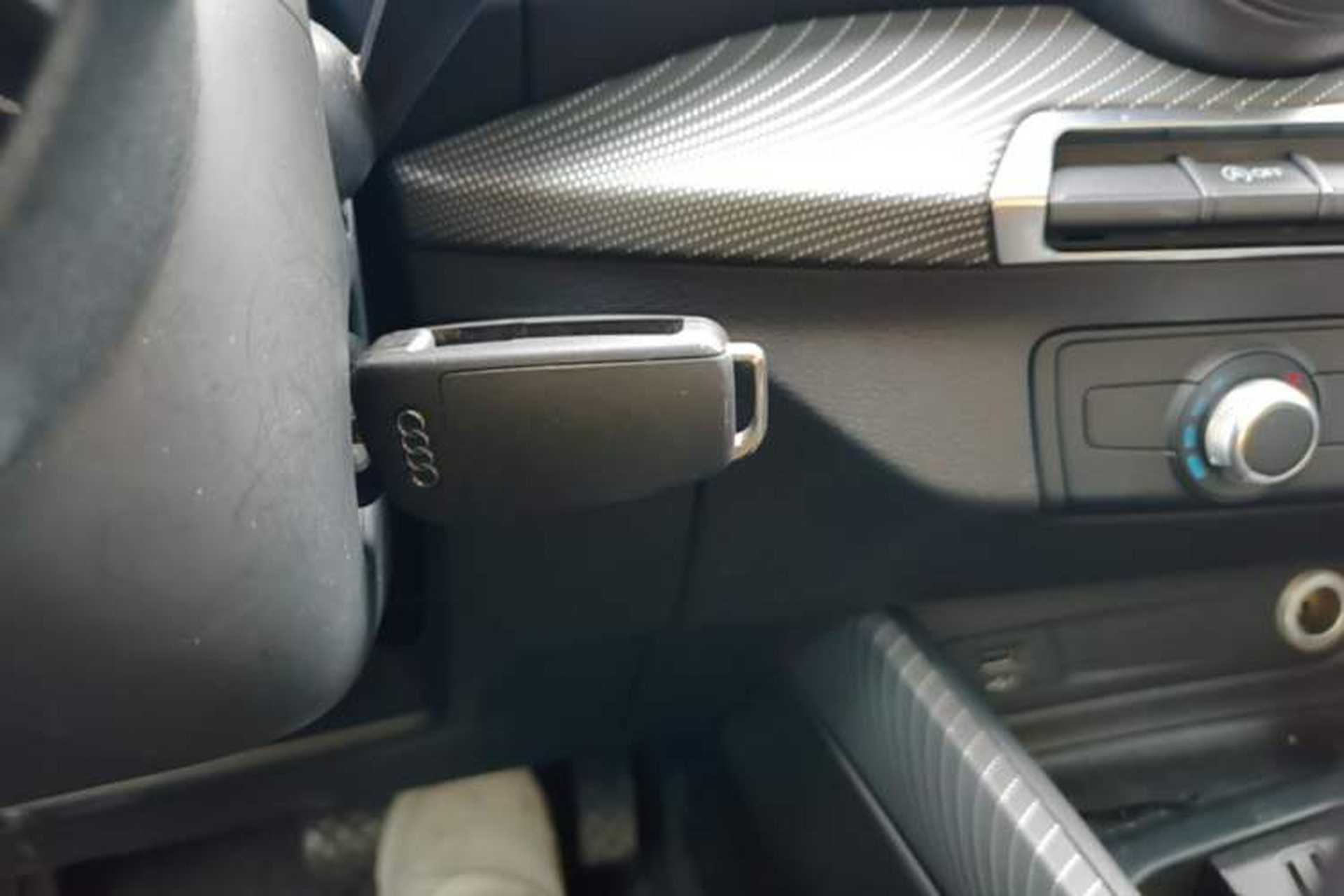 Used Audi Q2L 2018 35 TFSI Launch Exclusive Edition China VI Vehicle Key