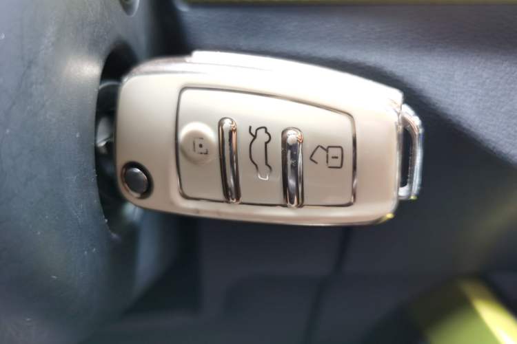 Used Audi Q2L 2018 35 TFSI Fashion Dynamic Version China VI Emission Standard Vehicle Key