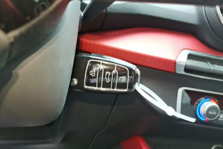 Used Audi Q2L 2018 35 TFSI Fashion Dynamic Version China VI Emission Standard Vehicle Key