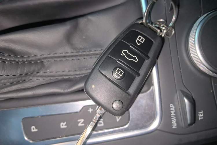 Used Audi Q2L 2018 35 TFSI Launch Exclusive Edition China VI Vehicle Key