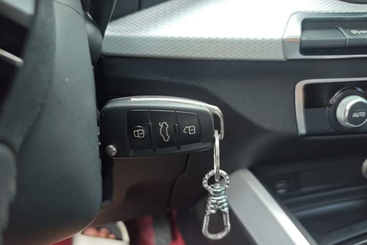 Used Audi Q2L 2018 35 TFSI Fashionable & Elegant Version China VI Emission Standard Vehicle Key
