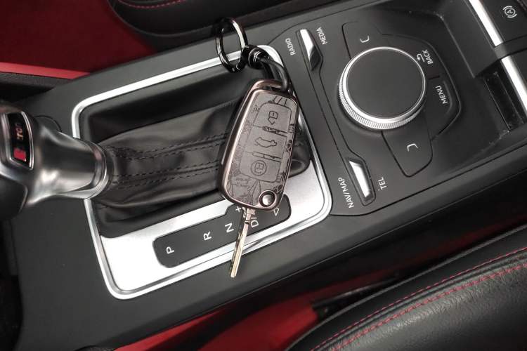Used Audi Q2L 2018 35 TFSI Fashion Dynamic Version China VI Emission Standard Vehicle Key