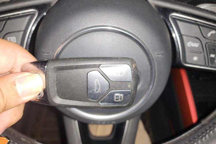 Used Audi Q2L 2018 35 TFSI Fashion Dynamic Version China V Emission Standard Vehicle Key