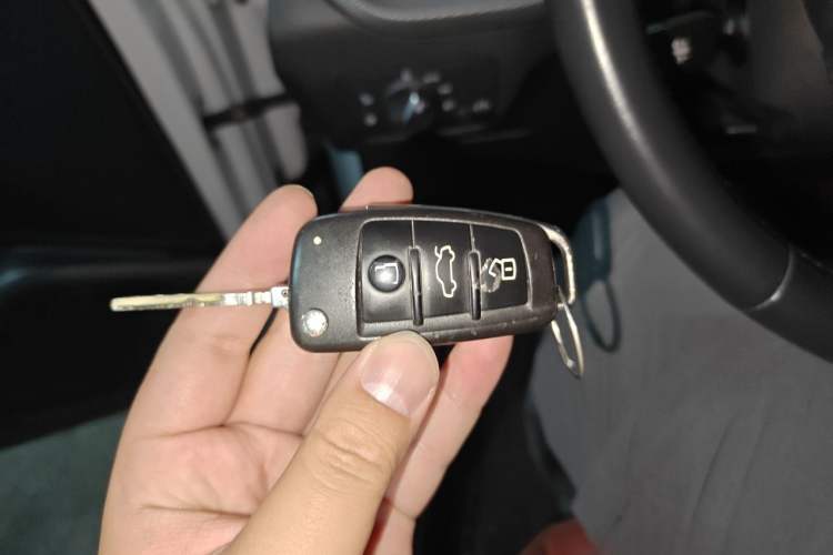 Used Audi Q2L 2018 35 TFSI Launch Exclusive Edition China VI Vehicle Key