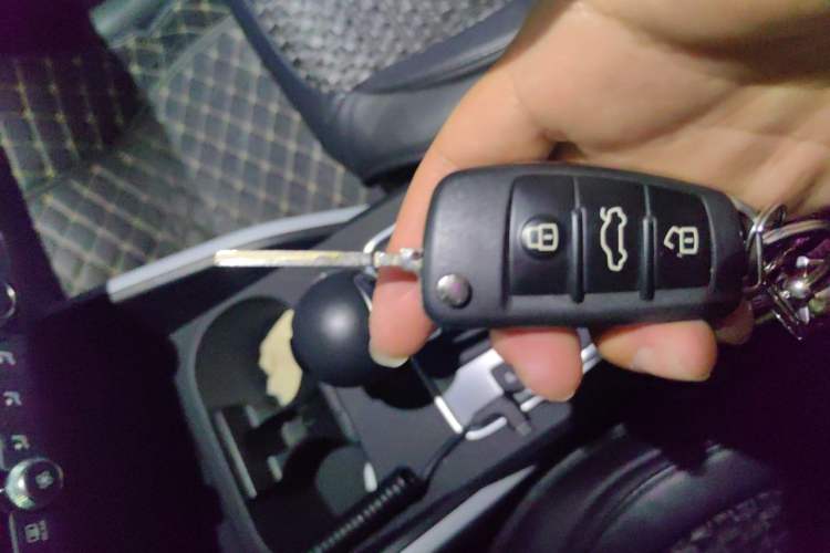 Used Audi Q2L 2018 35 TFSI Fashionable & Elegant Version China VI Emission Standard Vehicle Key