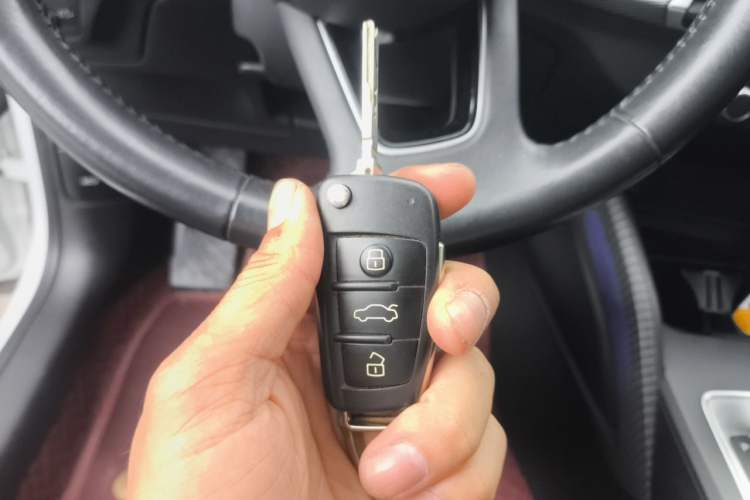 Used Audi Q2L 2018 35 TFSI Advanced Dynamic Version China VI Emission Standard Vehicle Key