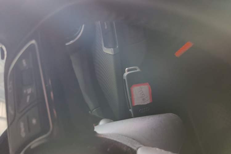 Used Audi Q2L 2018 35 TFSI Launch Exclusive Edition China VI Vehicle Key