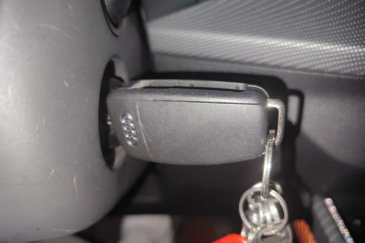 Used Audi Q2L 2018 35 TFSI Launch Exclusive Edition China VI Vehicle Key