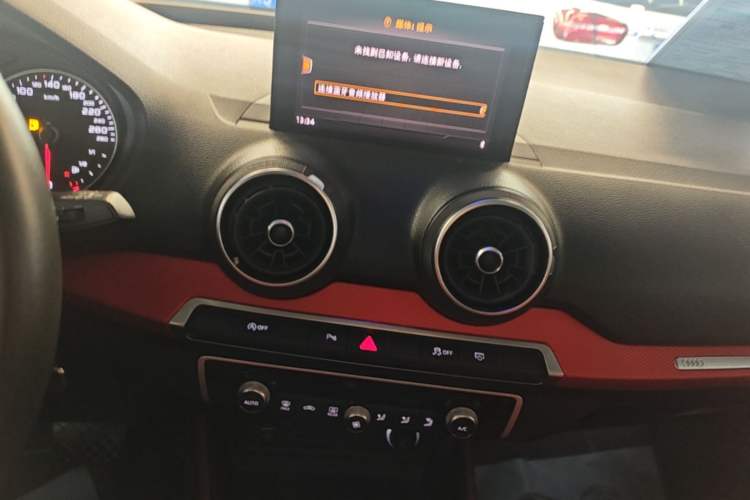 Used Audi Q2L 2018 35 TFSI Fashion Dynamic Version China V Emission Standard Audio And AC Panel