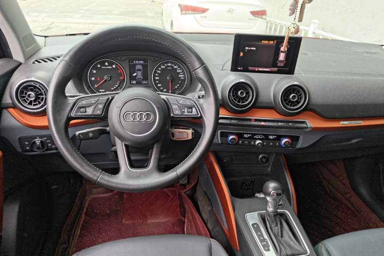 Used Audi Q2L 2018 35 TFSI Fashionable & Elegant Version China VI Emission Standard Center Console
