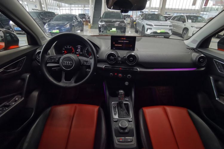 Used Audi Q2L 2018 35 TFSI Launch Exclusive Edition China VI Center Console