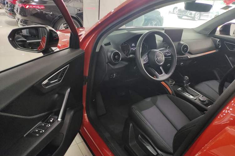 Used Audi Q2L 2018 35 TFSI Launch Exclusive Edition China VI Driver Seat