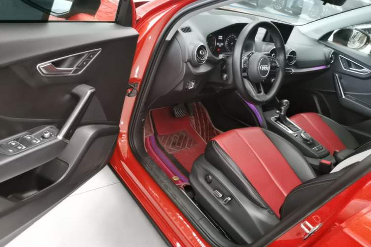 Used Audi Q2L 2018 35 TFSI Launch Exclusive Edition China VI Driver Seat