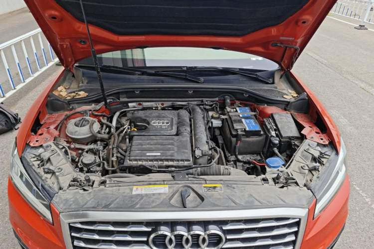 Used Audi Q2L 2018 35 TFSI Fashionable & Elegant Version China VI Emission Standard Engine Bay