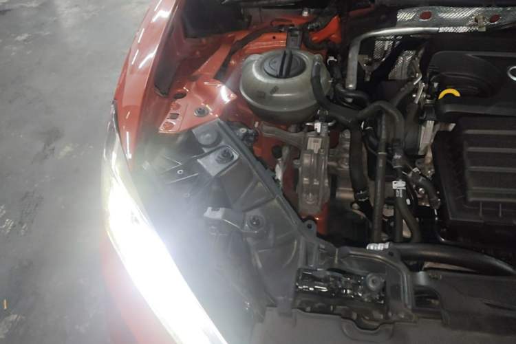 Used Audi Q2L 2018 35 TFSI Fashion Dynamic Version China V Emission Standard Engine Bay Right