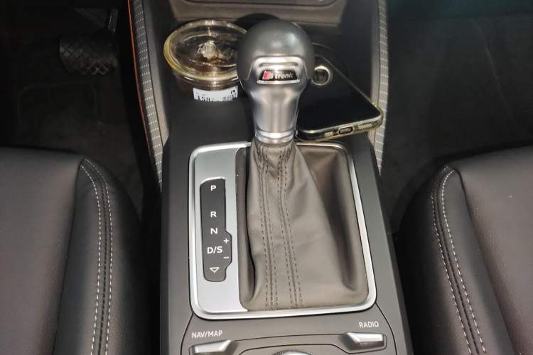 Used Audi Q2L 2018 35 TFSI Launch Exclusive Edition China VI Gear Lever