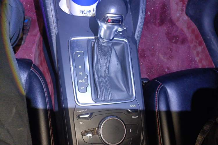 Used Audi Q2L 2018 35 TFSI Launch Exclusive Edition China VI Gear Lever