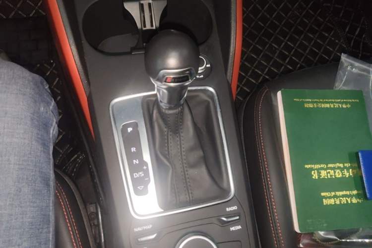 Used Audi Q2L 2018 35 TFSI Fashion Dynamic Version China V Emission Standard Gear Lever