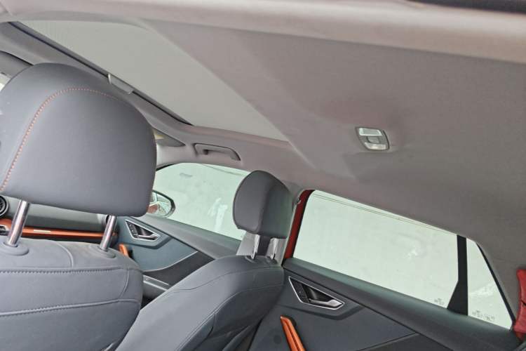 Used Audi Q2L 2018 35 TFSI Fashionable & Elegant Version China VI Emission Standard Headliner