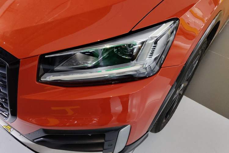 Used Audi Q2L 2018 35 TFSI Fashion Dynamic Version China V Emission Standard Left Front Headlight