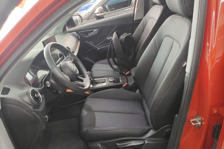 Used Audi Q2L 2018 35 TFSI Launch Exclusive Edition China VI Left Front Seat
