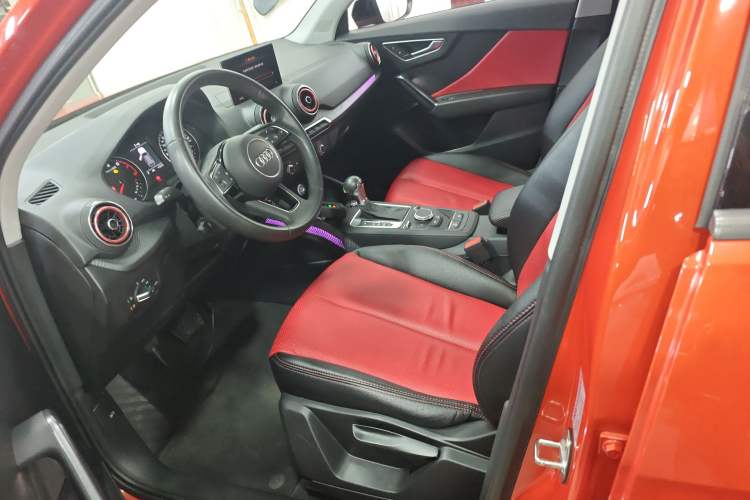 Used Audi Q2L 2018 35 TFSI Launch Exclusive Edition China VI Left Front Seat