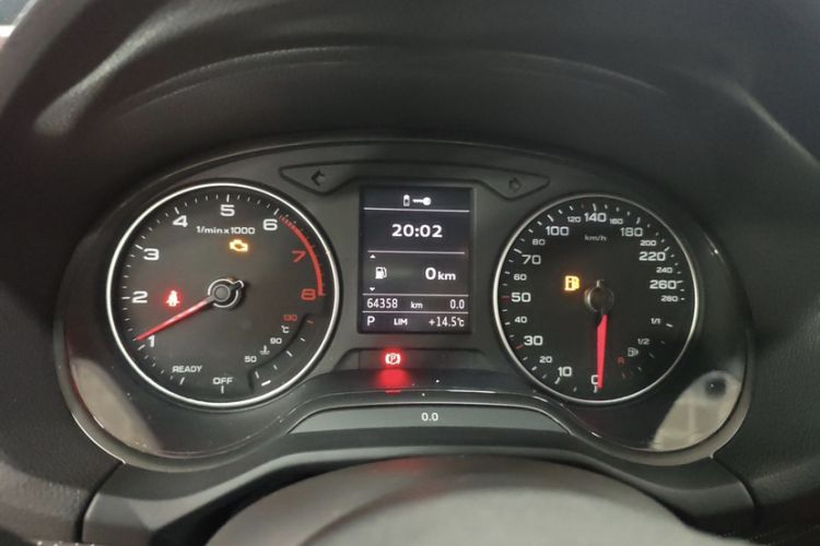 Used Audi Q2L 2018 35 TFSI Launch Exclusive Edition China VI Odometer Close Up