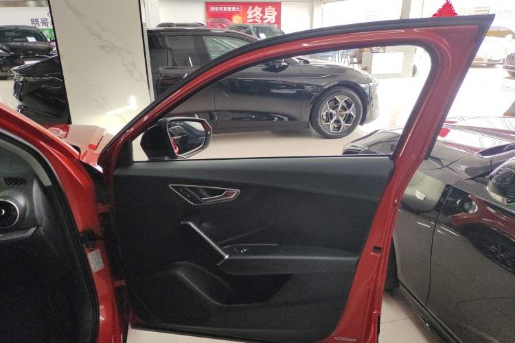 Used Audi Q2L 2018 35 TFSI Launch Exclusive Edition China VI Right Front Door Interior