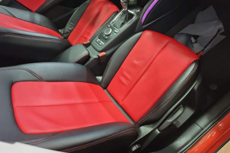 Used Audi Q2L 2018 35 TFSI Launch Exclusive Edition China VI Right Front Seat