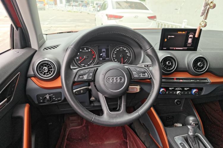 Used Audi Q2L 2018 35 TFSI Fashionable & Elegant Version China VI Emission Standard Steering Wheel