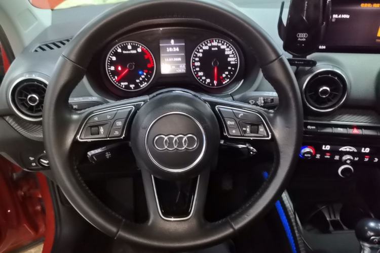 Used Audi Q2L 2018 35 TFSI Fashion Elegant Version China V Steering Wheel