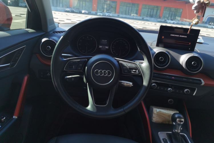 Used Audi Q2L 2018 35 TFSI Fashionable & Elegant Version China VI Emission Standard Steering Wheel