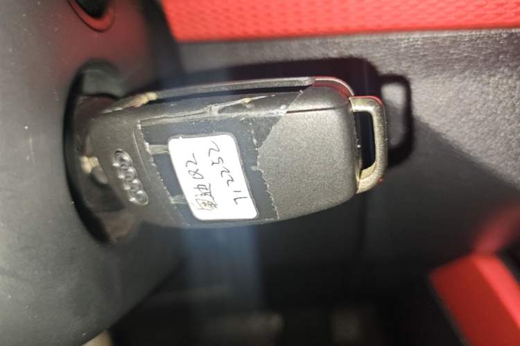 Used Audi Q2L 2018 35 TFSI Fashion Dynamic Version China V Emission Standard Vehicle Key