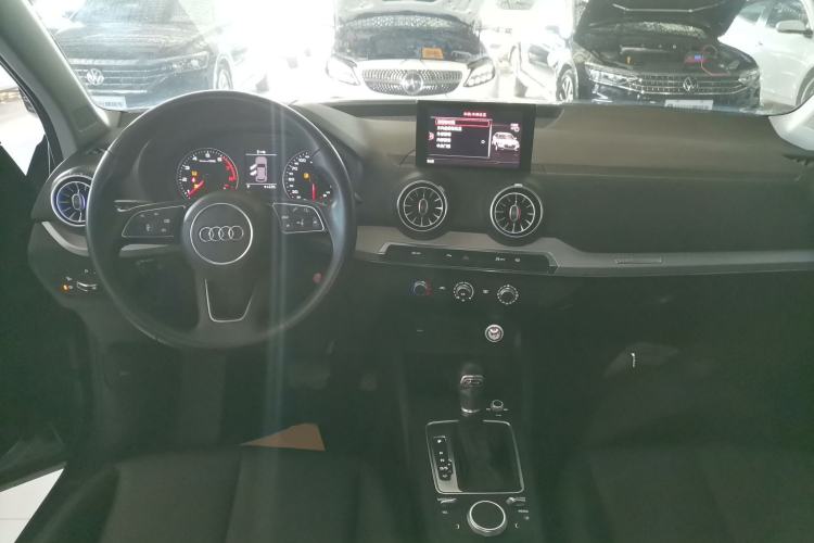 Used Audi Q2L 2020 35 TFSI Ambition Dynamic Edition Center Console